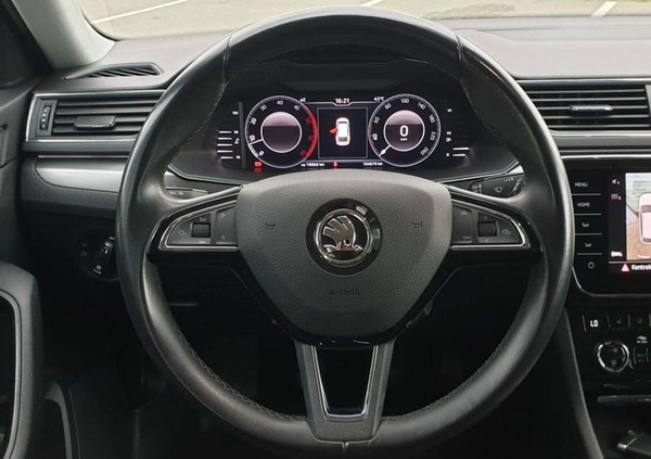 Skoda Superb cena 99900 przebieg: 104679, rok produkcji 2019 z Krapkowice małe 154